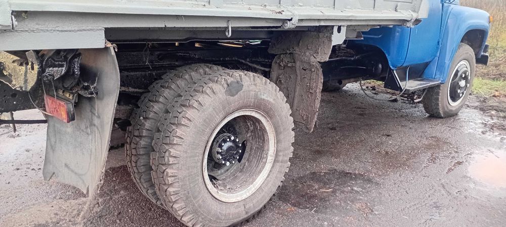 Продам Зіл 130 з прицепом