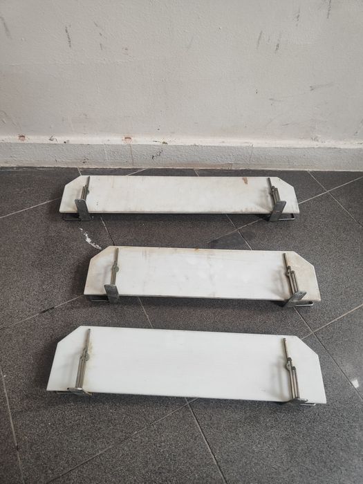 Prateleiras em vidro vintage para casa de banho.