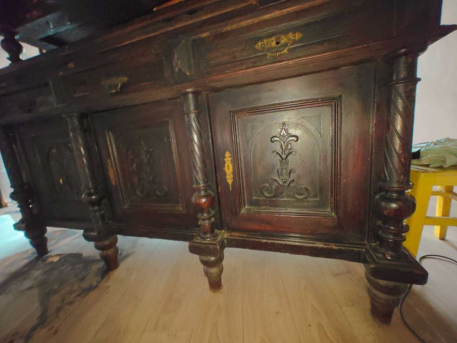 Буфет дубовый старинный