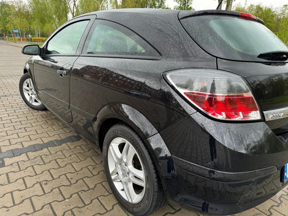 Opel Astra H (uszkodzone)