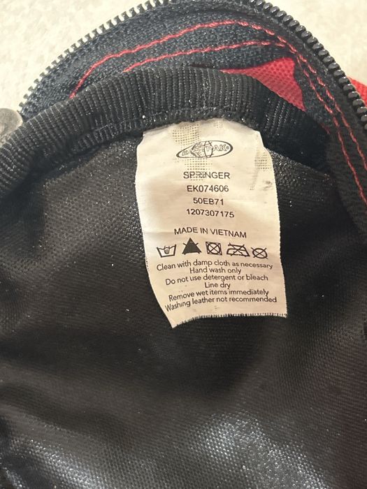 Сумка EASTPAK бананка на пояс