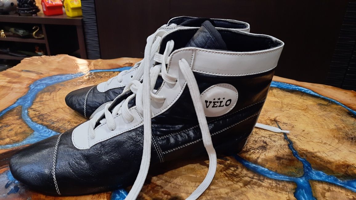 Buty Vintyge zapaśnicze firmy VELO