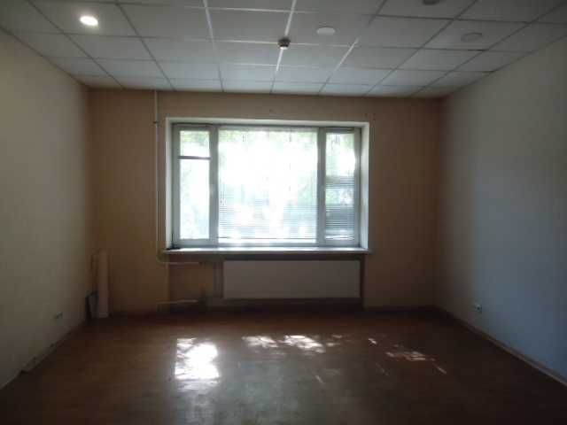 Комплекс оф. приміщень на 1 пов. + стоянка, вул. Смілянська (п3)