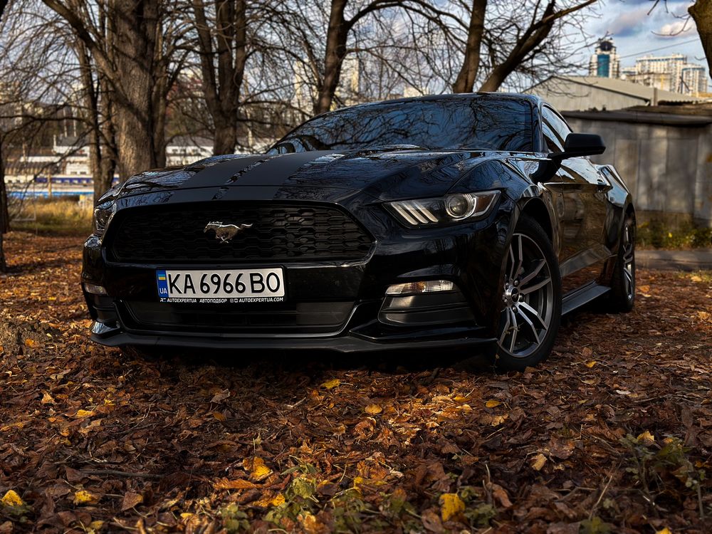 Автомобіль Ford Mustang