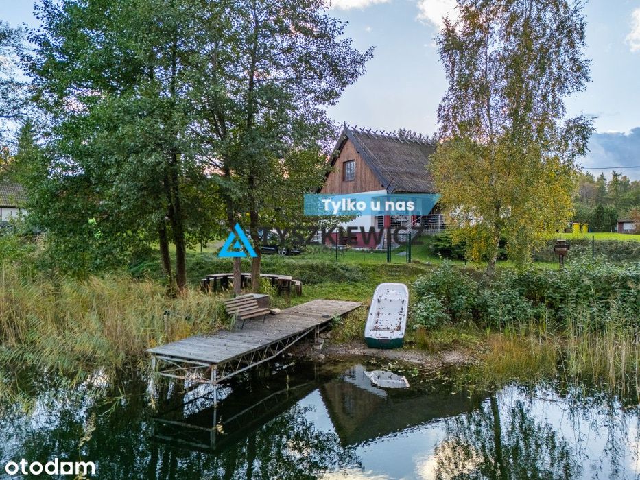 Bardzo atrakcyjny dom z linia brzegową jeziora!