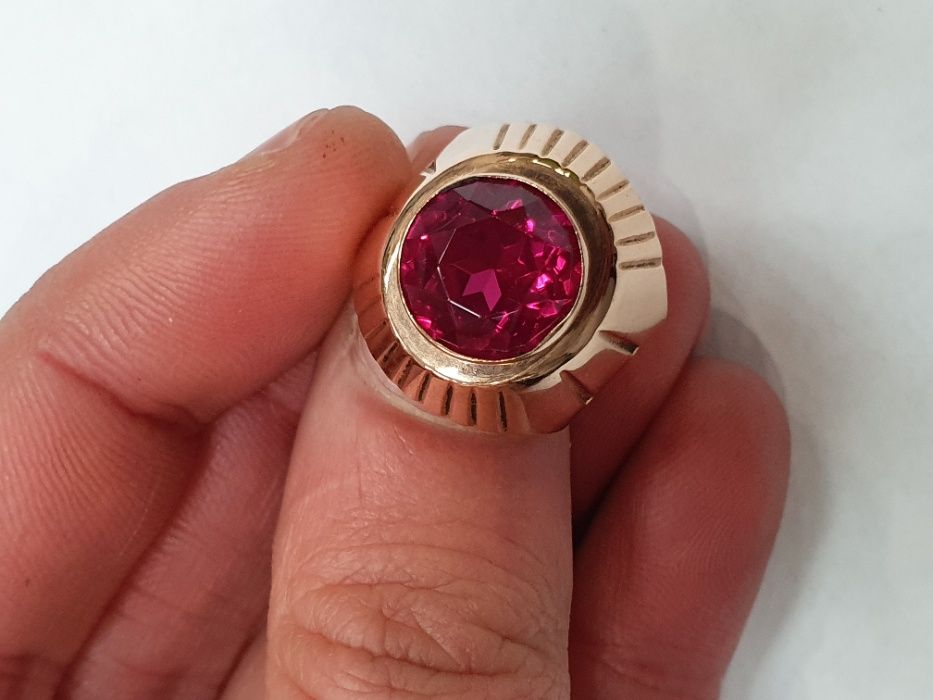 Piękny złoty pierścionek/ sygnet/ Radzieckie 583/ 8.26 gram/ R15/ skle