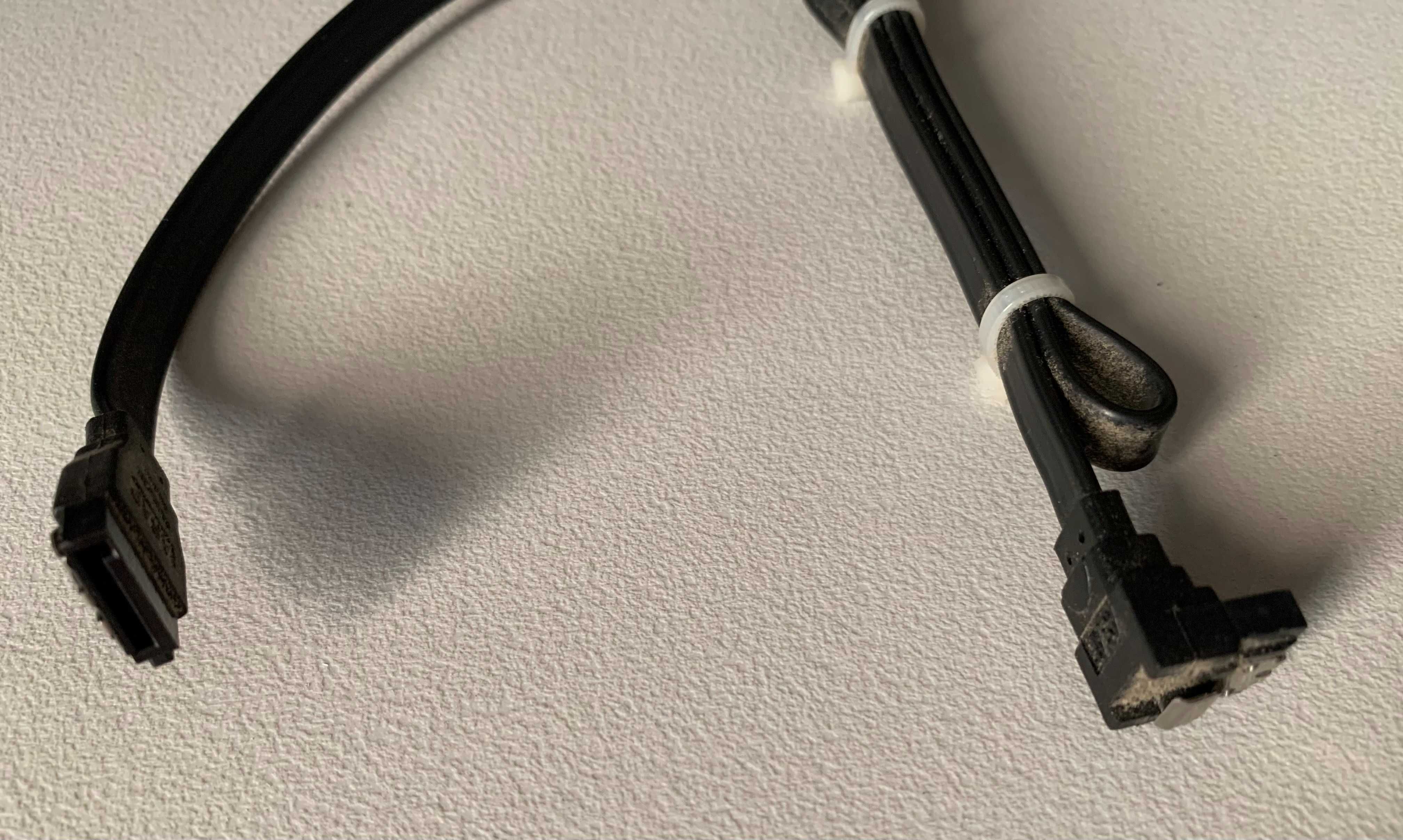 Cabo SATA para PC