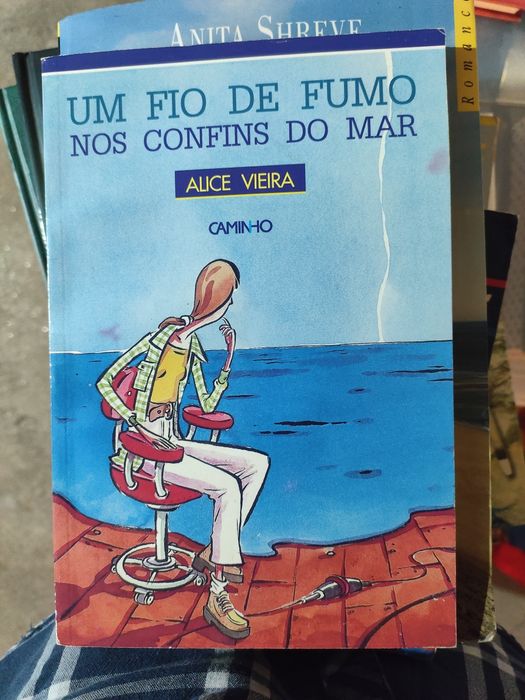 Um fio de fumo nos confins do mar
