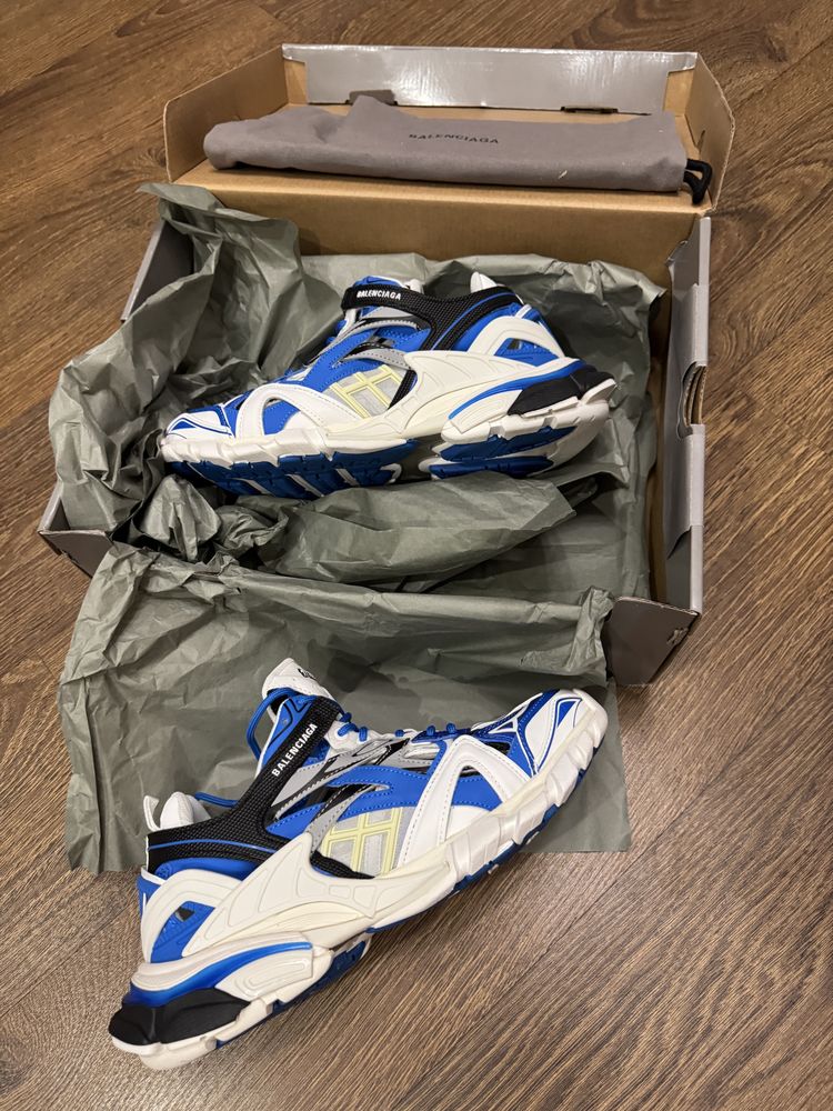 Нові Balenciaga Track 2