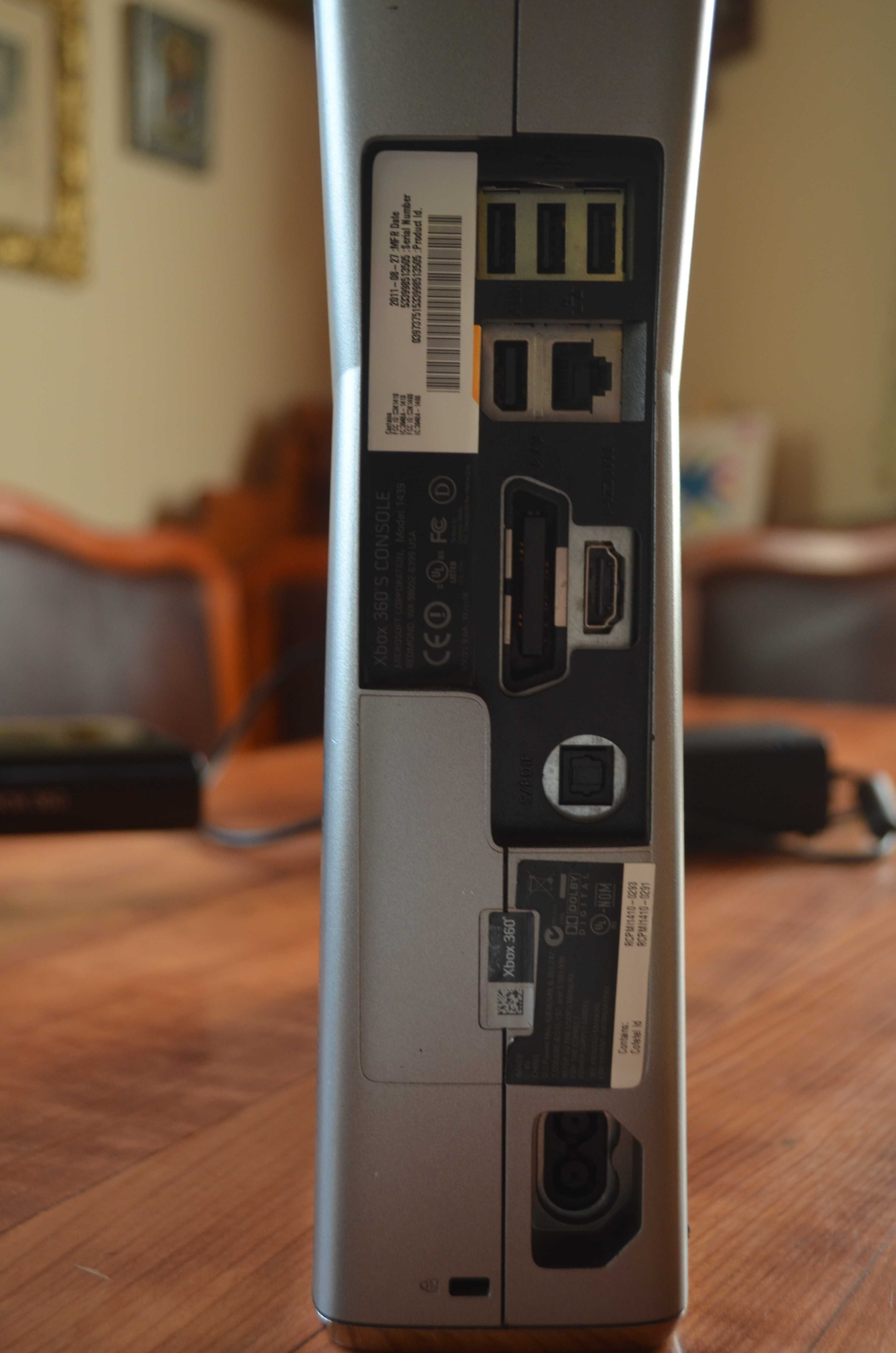 Konsola Xbox 360S Slim edycja limitowana Call Of Duty MW3 1TB