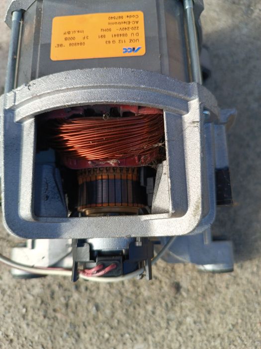 Продам недорого електродвигун до пральної машини Indesit та Gorenje