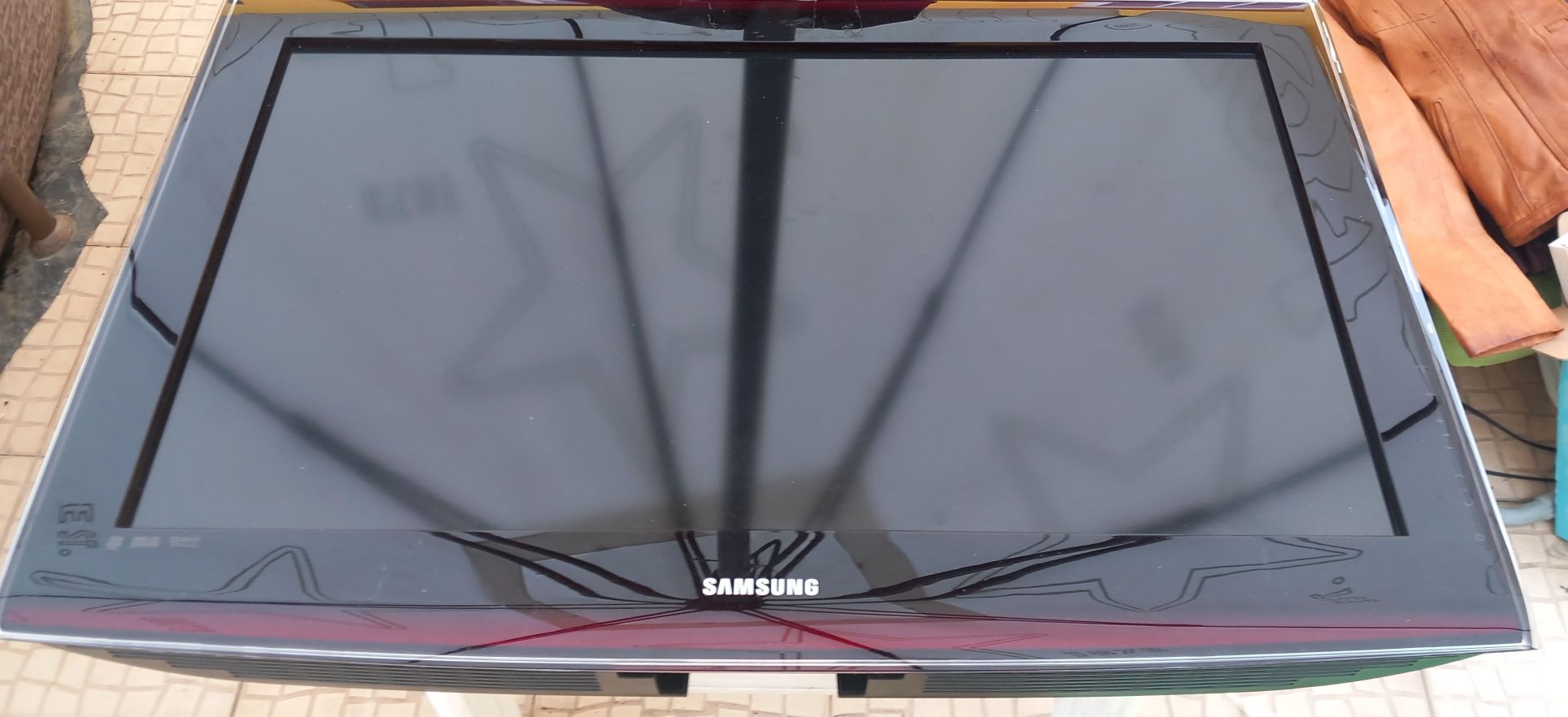 Tv + base Samsung