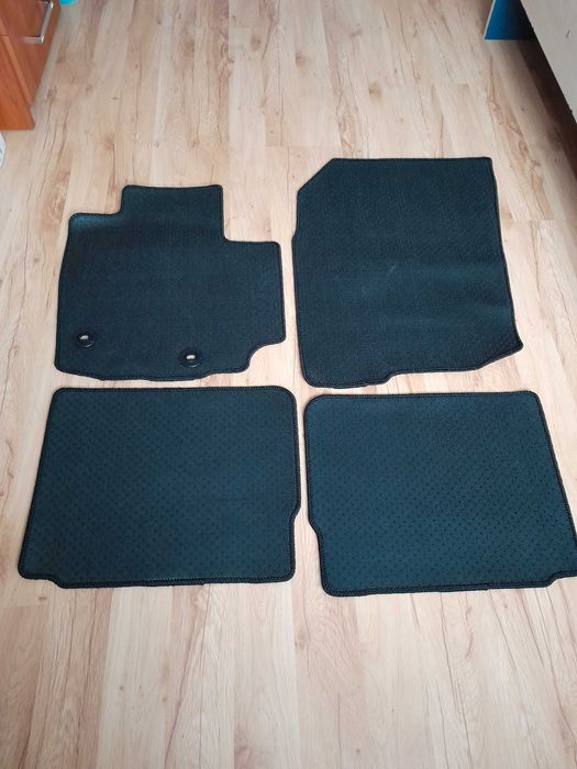 Dywaniki welurowe Suzuki S-CROSS Hybrid