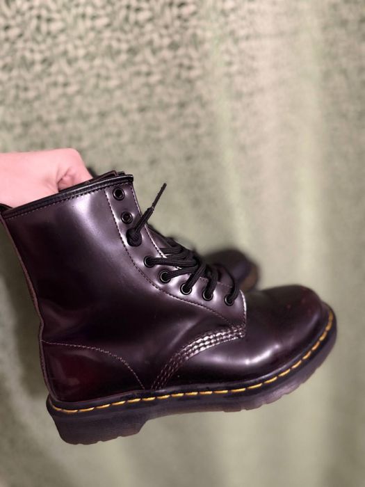 Продаи взуття жіноче