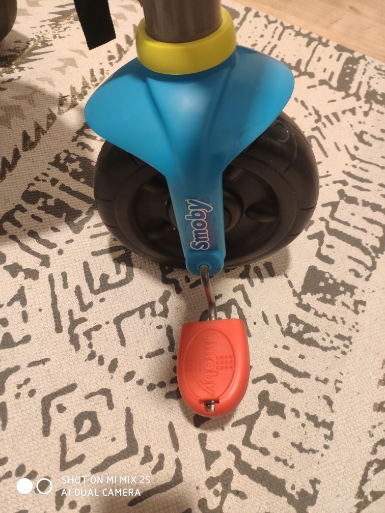 Triciclo smoby para crianças.