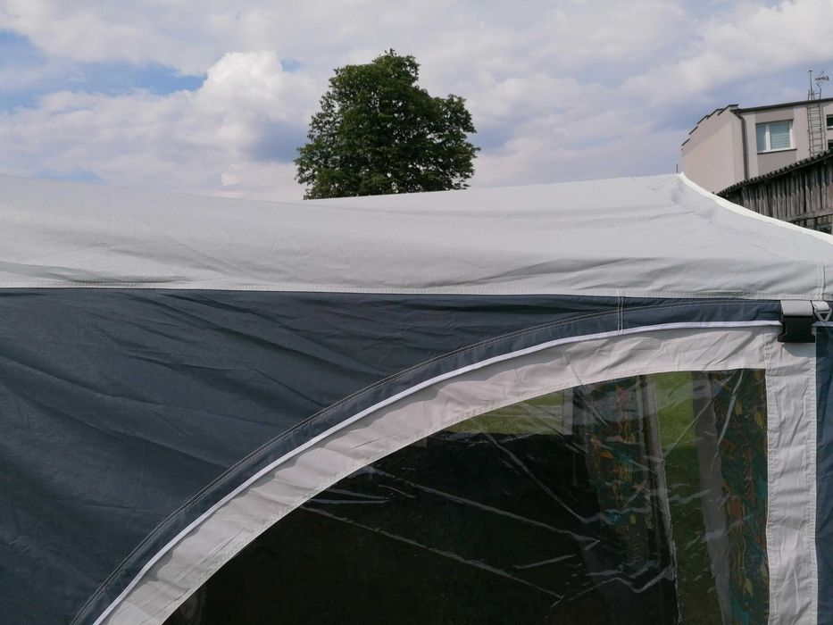 Przedsionek do przyczepy kempingowej pelny caloroczny