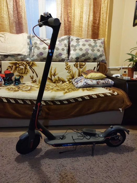 Електросамокат фірми VOLVO