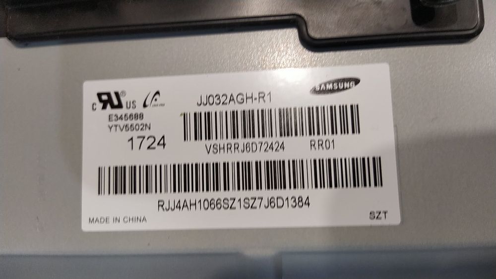 Жк LED телевизор Samsung LE32J4000AK. на запчасти (повреждён экран).