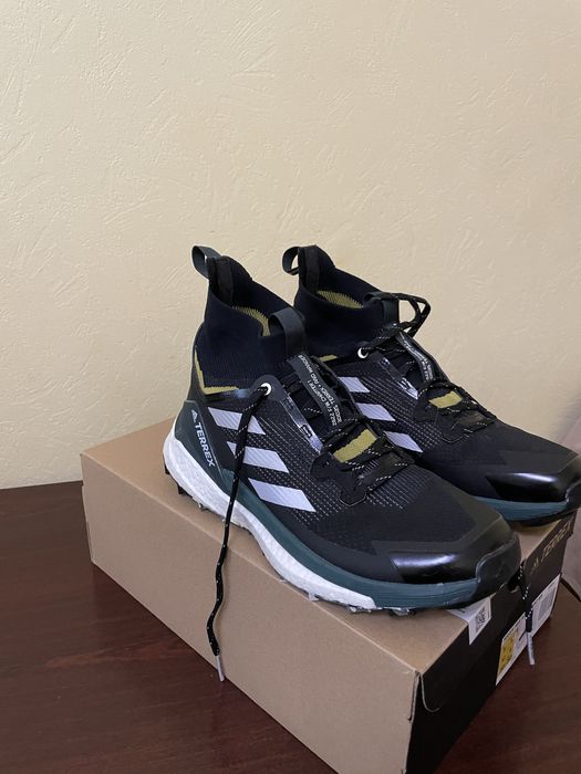 Продам кроссовки Adidas