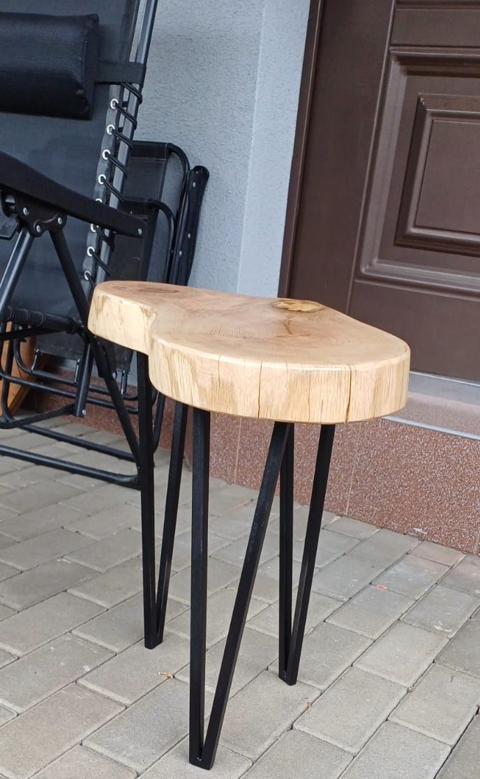 Piękny stolik kawowy  z drewna dębowy
