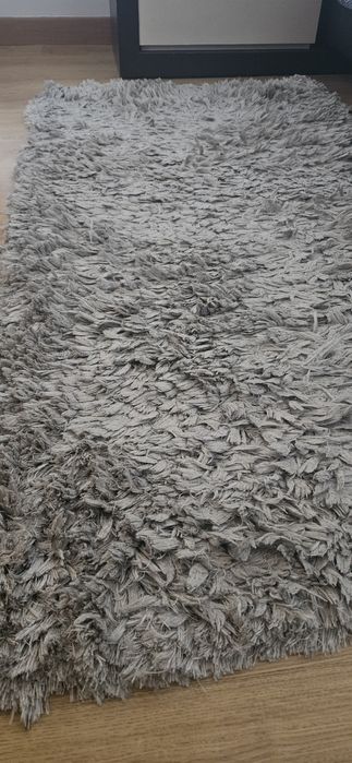 Tapetes quarto pelo comprido-cinza (15€ cada)