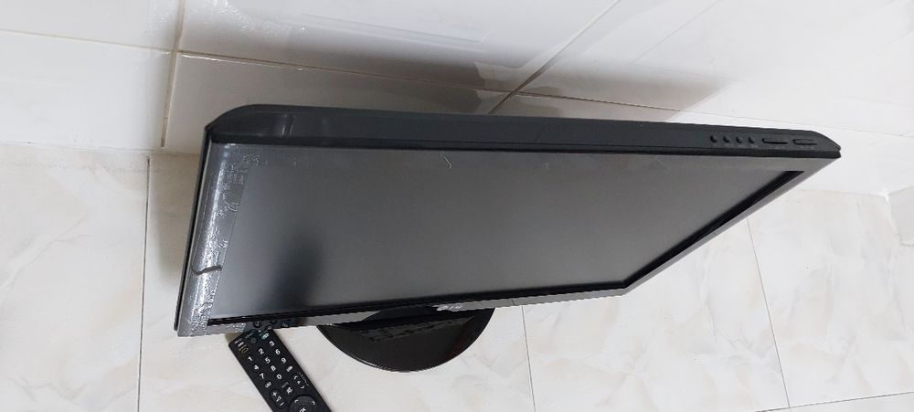 Tv lg.   22'                     .