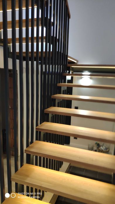 schody na konstrukcji , metalowe ,dywanowe , ażurowe  loft  wewnętrzne