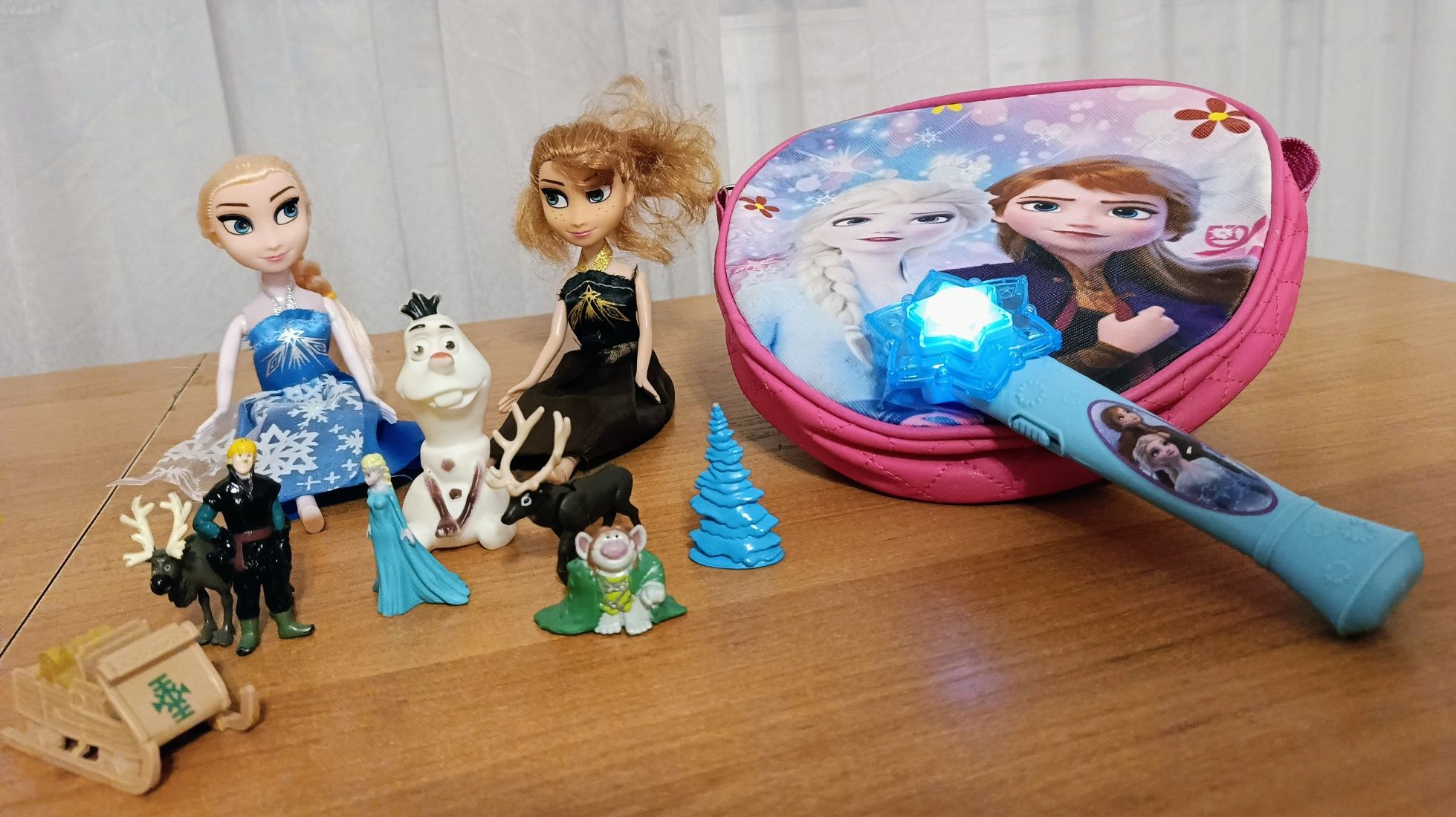 Lalki, torebka i akcesoria Elsa