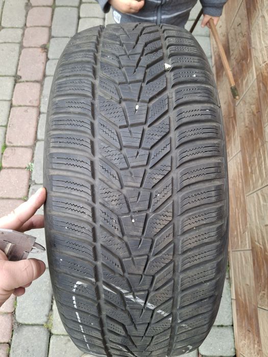 Opony zimowe 235/55 R17