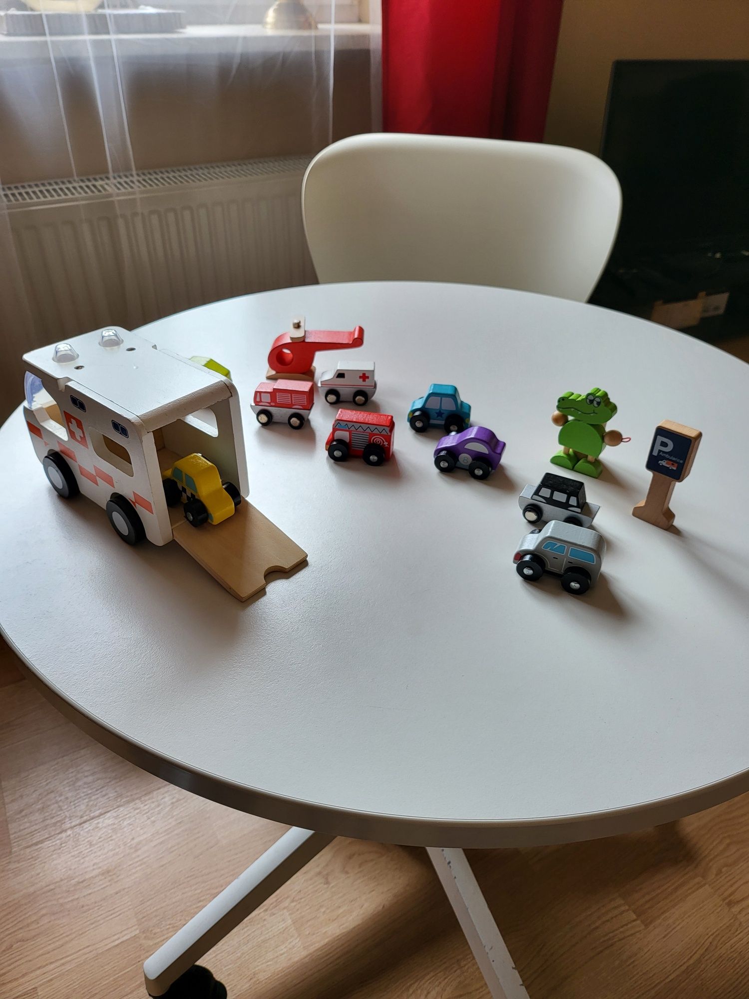 Zabawki drewniane dla małych dzieci
