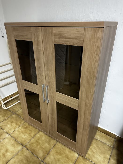 Witryna z przeszkleniem kolor dab