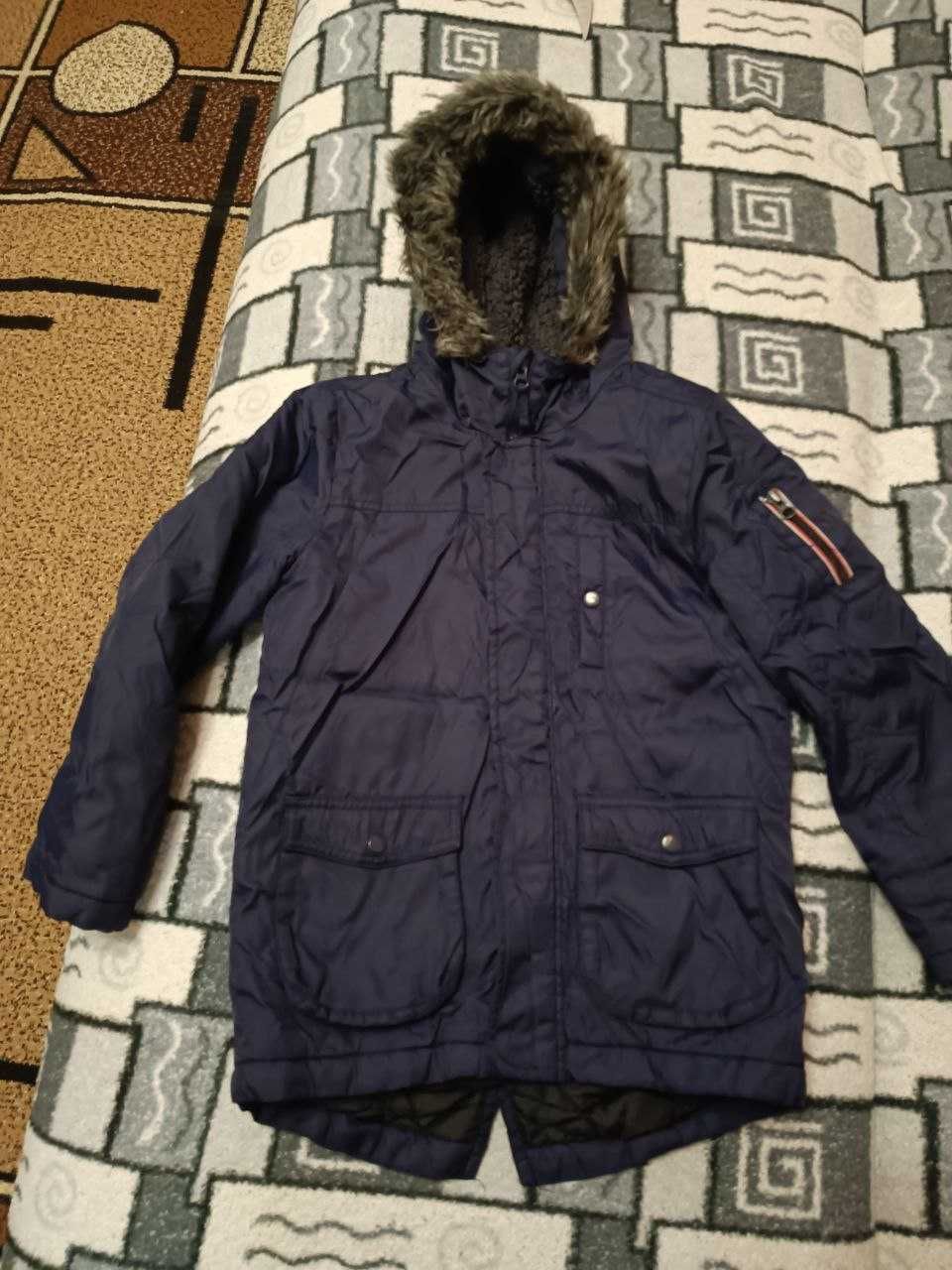 Демисезонная куртка на мальчика 7-8 лет