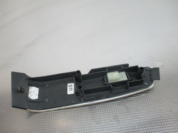 Comando / botão / interruptor vidros frente direito MERCEDES-BENZ Clas