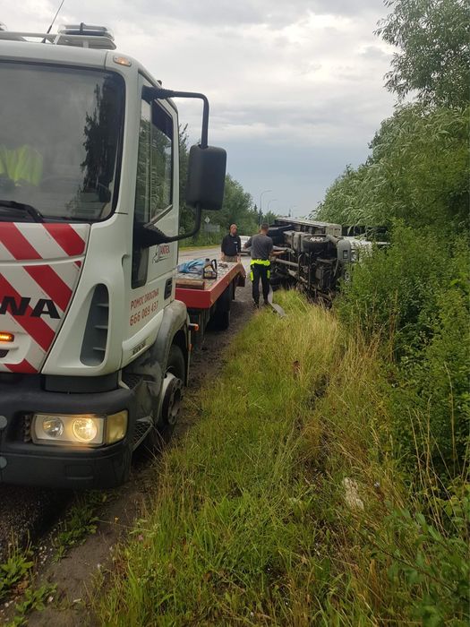 pomoc drogowa auto laweta transport maszyn holowanie 24/7 s17 s2 50 a2