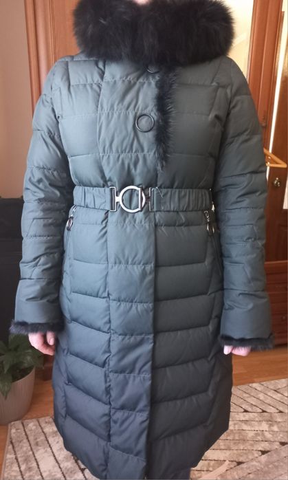 Жіночий зимовий плащ