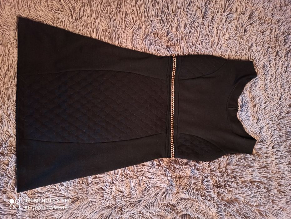 Sukienka czarna mini złoty łańcuszek r. xs