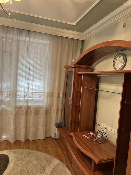 Оренда 1 кім. в центрі по вул.  Украінській ціна  350дол.