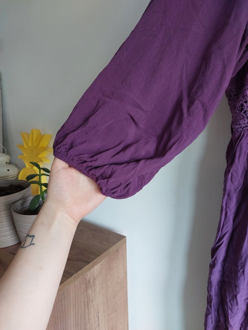 sukienka fioletowa dekolt w serek v długi rękaw wiskoza 100% koronka