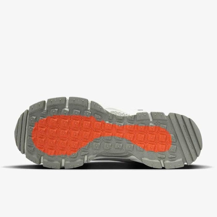 Оригінал! Кросівки Nike Zoom Vomero Roam FV2295-001 US 10 (28 см)