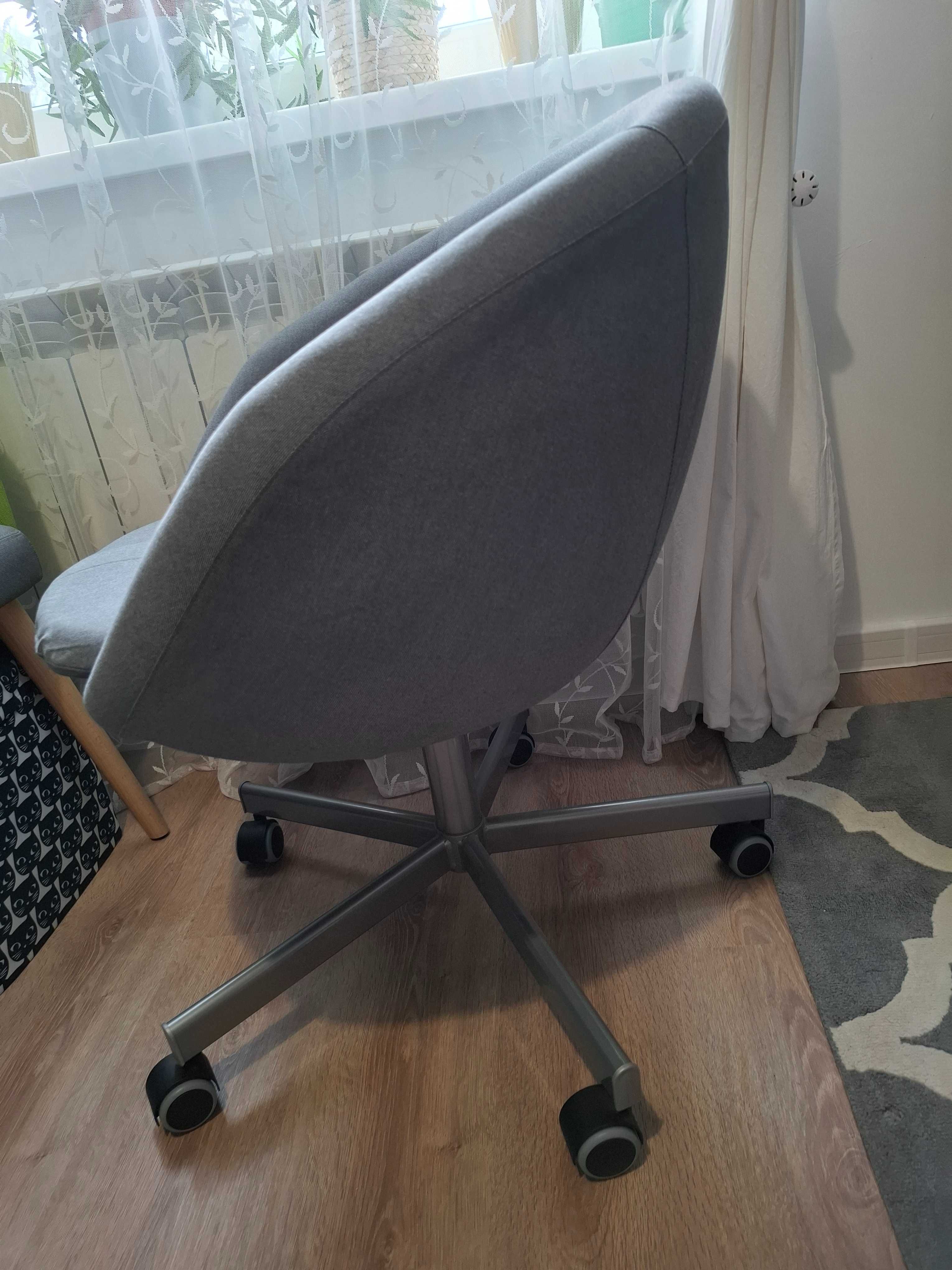 SKRUVSTA
Krzesło obrotowe Ikea Vissle szary