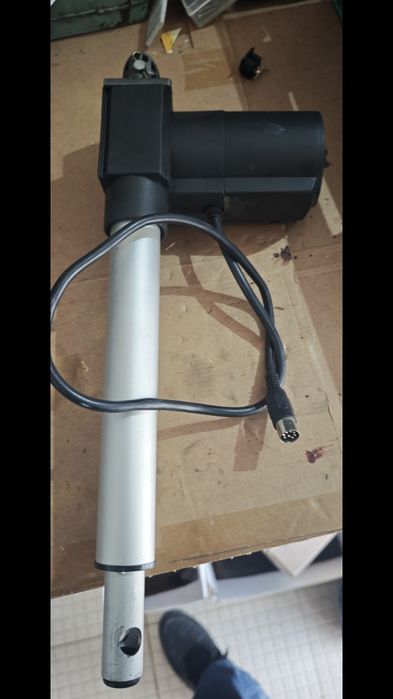 Motor eléctrico para movimentação de sofás