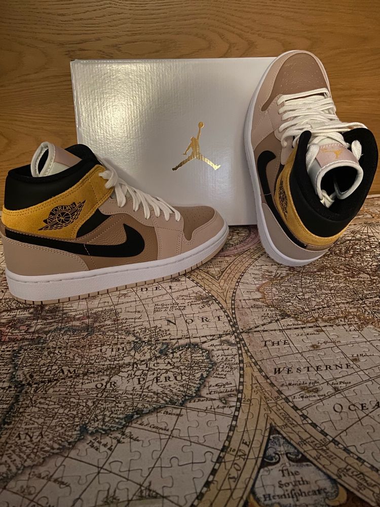 Jordan 1 Mid Se Particle Beige (W)