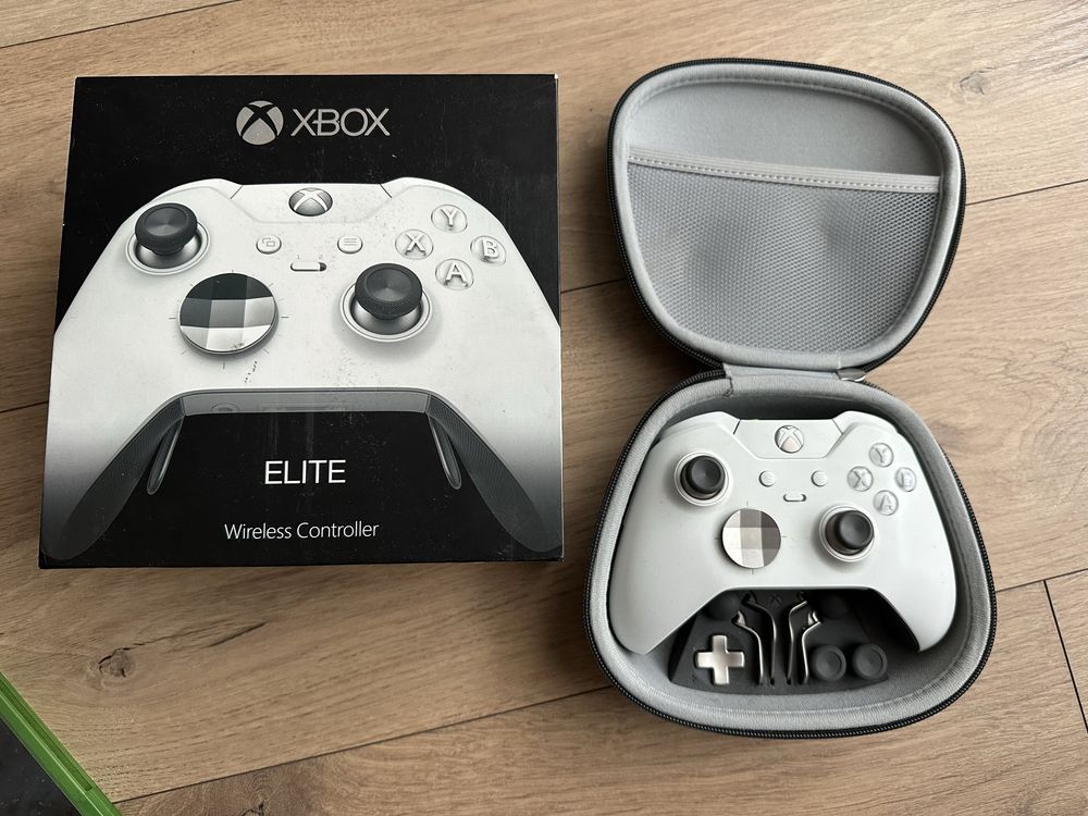 Super zestaw Xbox Series X, Pad Elite + zwykły, gra, game pass