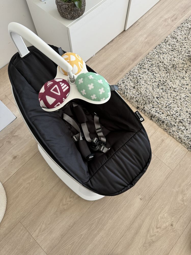 Leżaczek / Huśtawka 4moms mamaRoo 5 – Classic Black