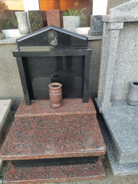 Nagrobki Granitowe Z MONTAŻEM