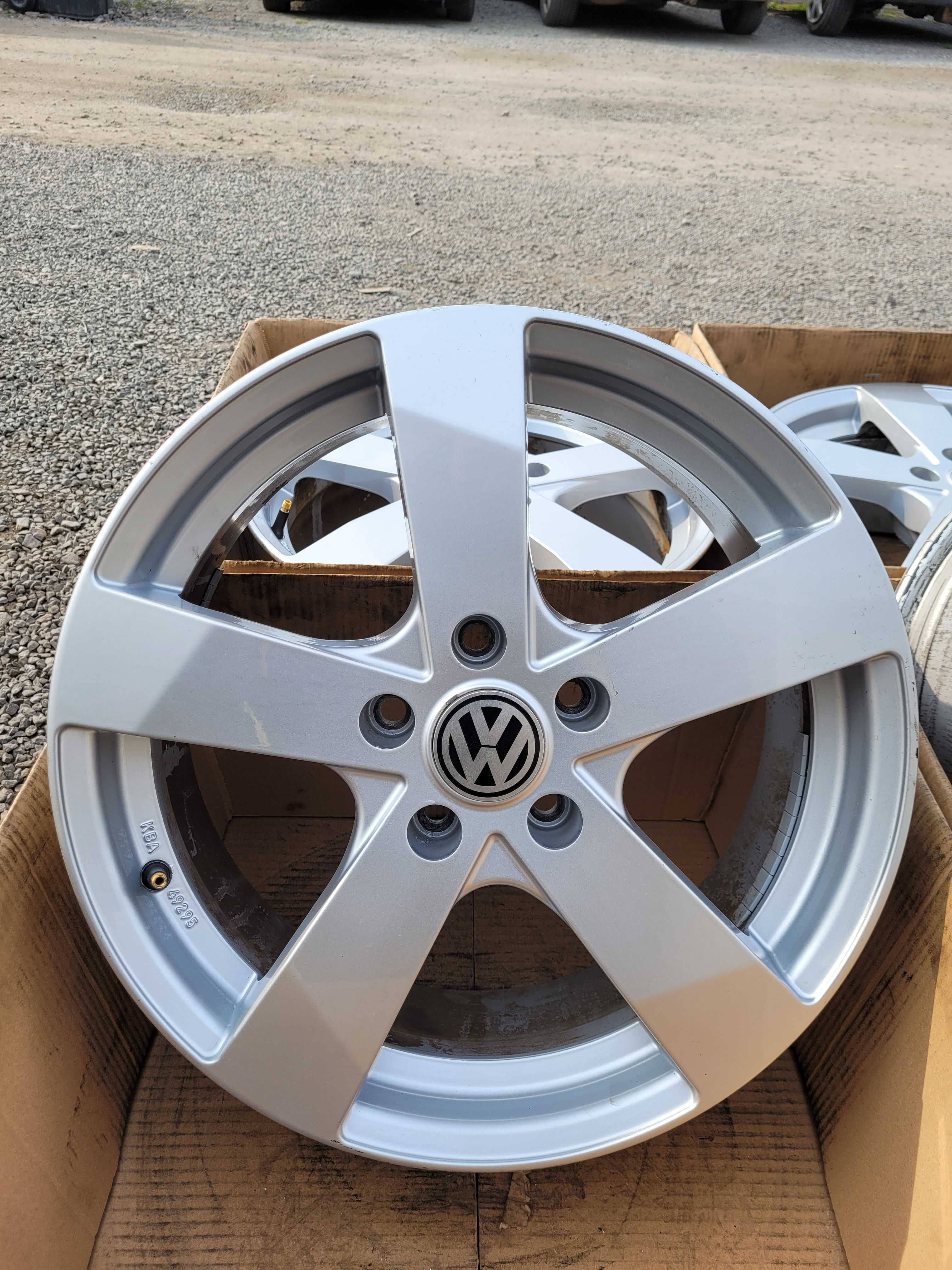 Felgi aluminiowe Alu Alufelgi VW - 17 cali 5x112 7J ET38 ø66.6