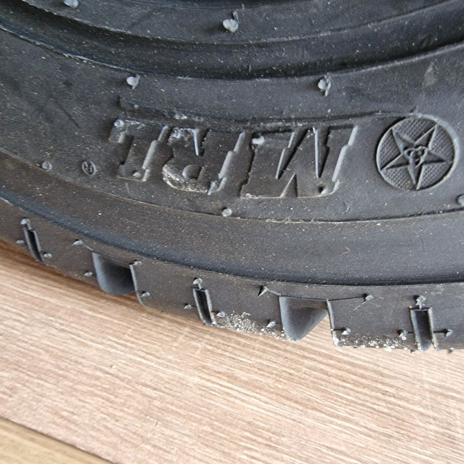 Opona 18x7-8 180/70-8 Mrl 16PR wózek