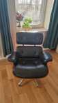 Skórzany fotel obrotowy Eames Lounge Chair