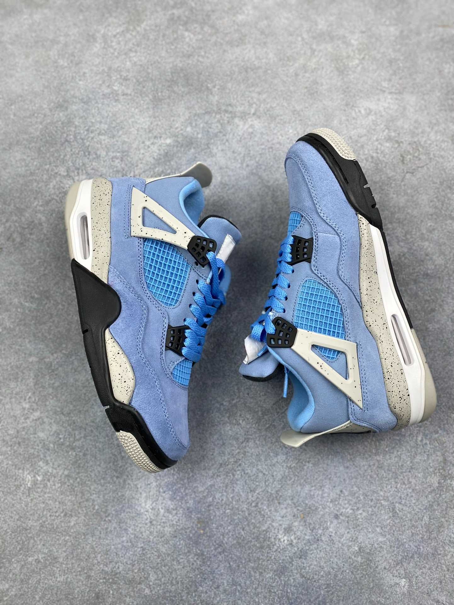 Air Jordan 4 Retro UNC blue