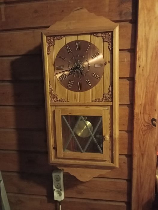 Stylowy zegar ścienny nowy